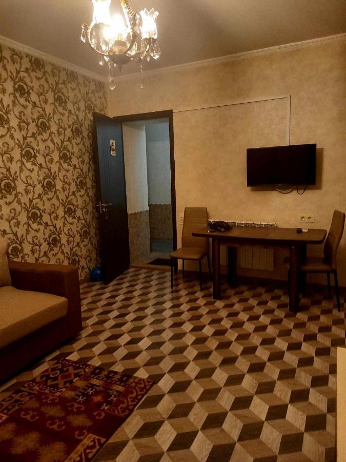 Apartment For Family Tbilisi Bagian luar foto